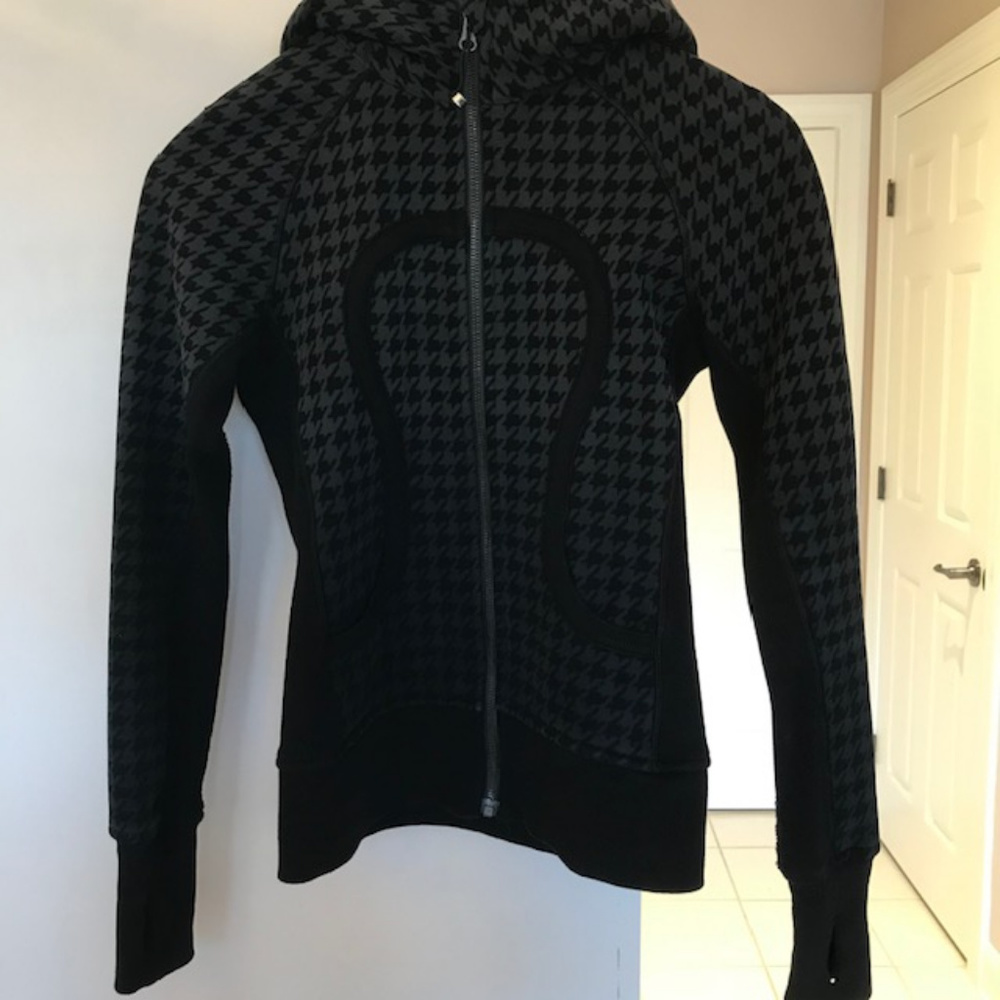 Lululemon • Scuba Hoodie Size 4 with Thumb Hole